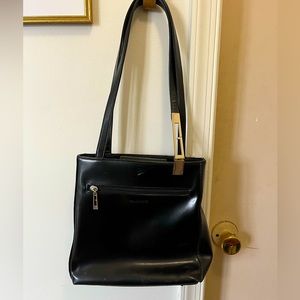 Vintage 90s GUESS black handbag